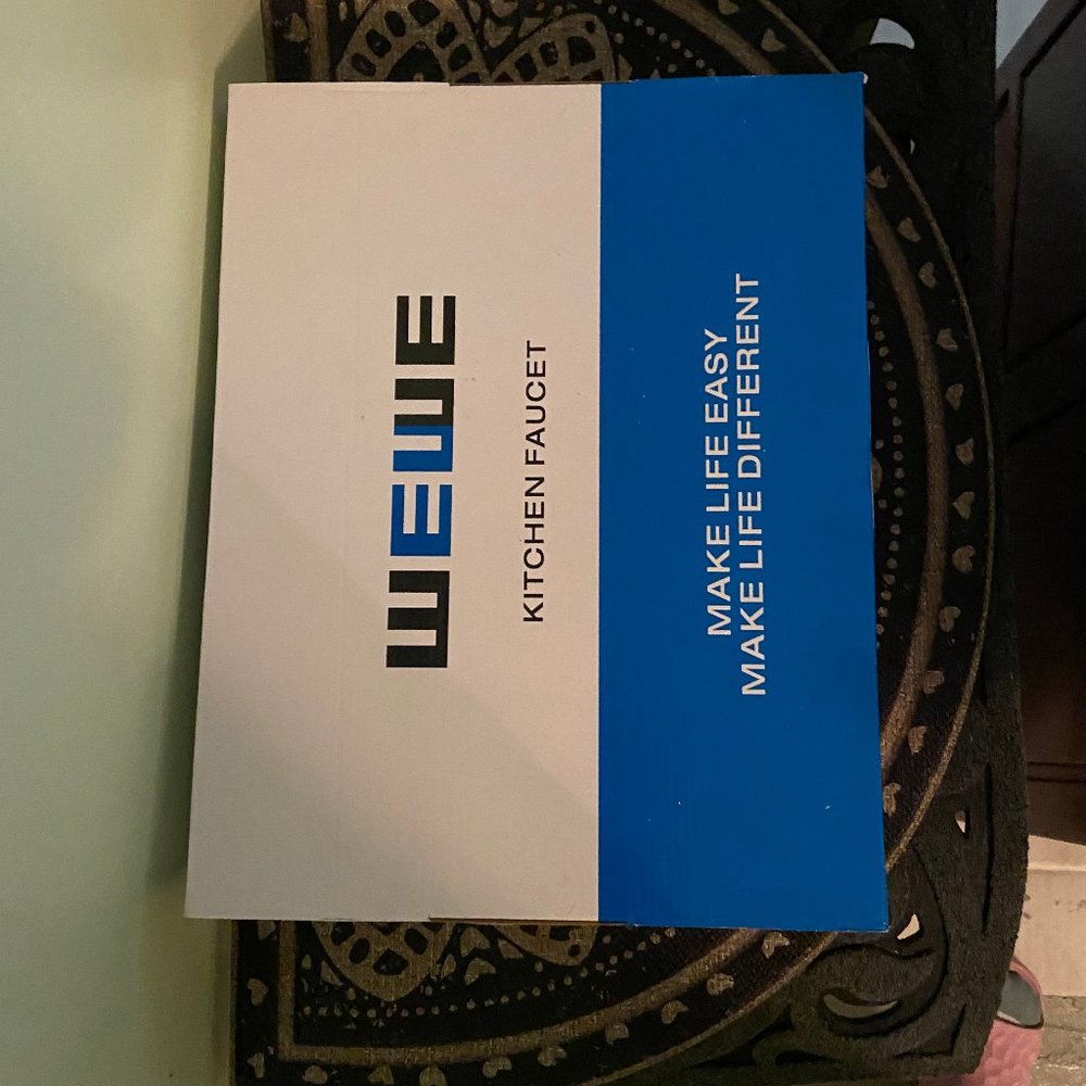 WEWE Single Handle High Arc Brushed Nickel Pull Out Kitchen Faucet